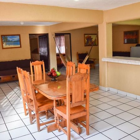 Hotel Gaby Inn Zihuatanejo Dış mekan fotoğraf
