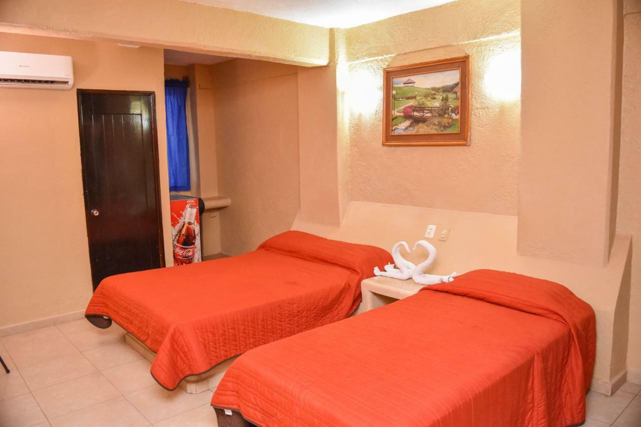 Hotel Gaby Inn Zihuatanejo Dış mekan fotoğraf