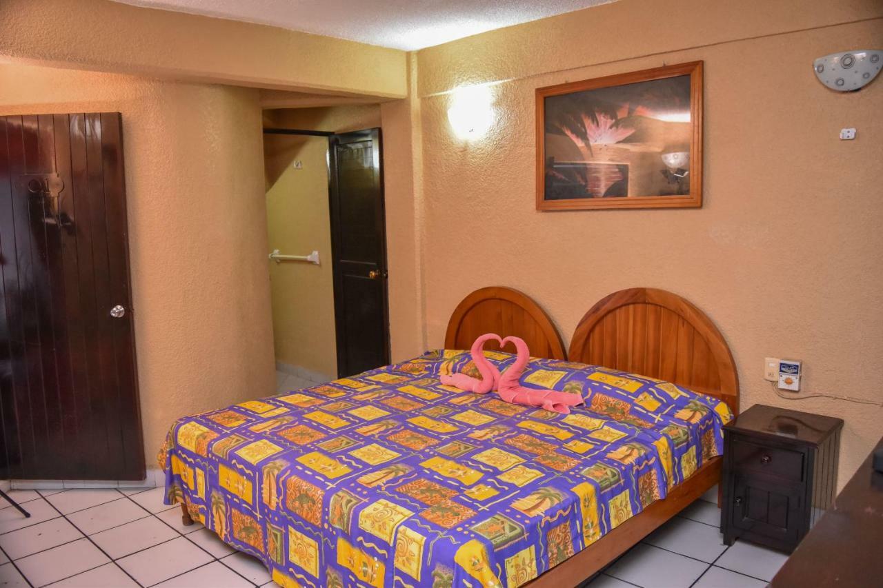 Hotel Gaby Inn Zihuatanejo Dış mekan fotoğraf